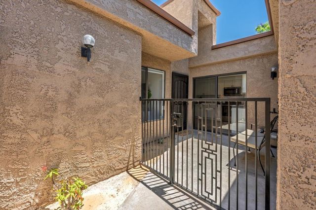 48980 Wildwood Lane, Palm Desert, CA 92260
