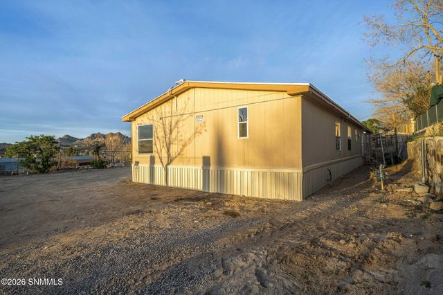 5266 Ralls Road, Las Cruces, NM 88012