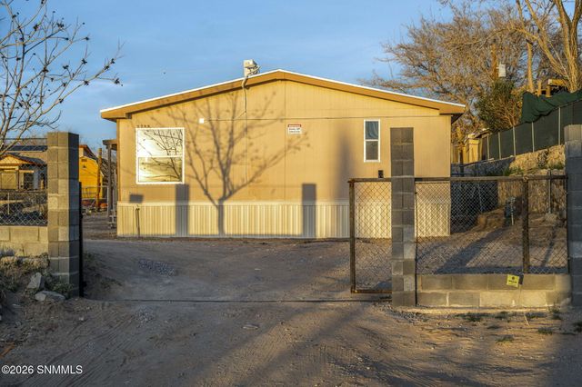 5266 Ralls Road, Las Cruces, NM 88012
