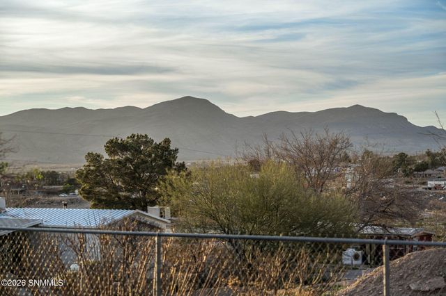 5266 Ralls Road, Las Cruces, NM 88012