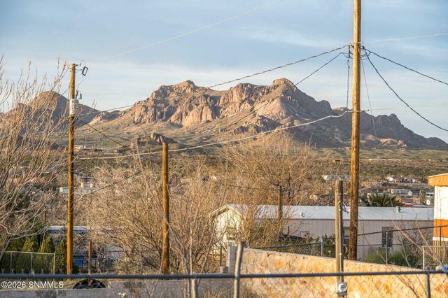 5266 Ralls Road, Las Cruces, NM 88012