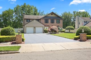 14 Sutton Drive, Manalapan, NJ 07726