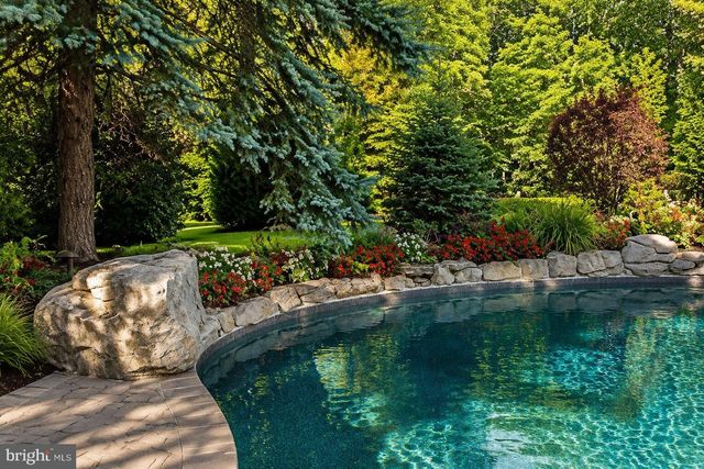 20 JOSEPH COURT, Monmouth Junction, NJ 08852