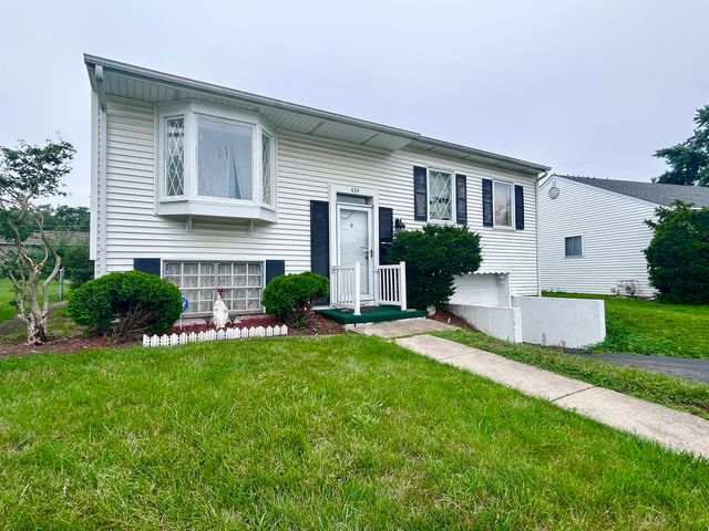 424 Mark Avenue, Glendale Heights, IL 60139