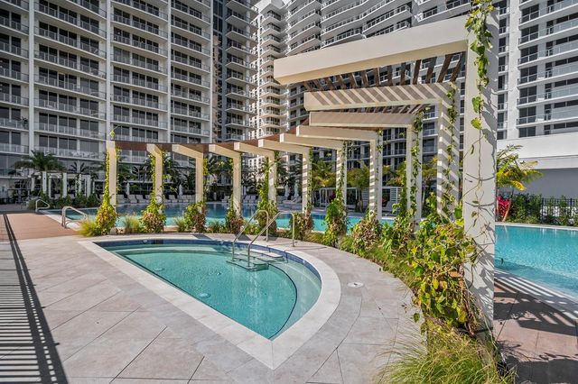 220 Lake Shore Drive 1913, Lake Park, FL 33403