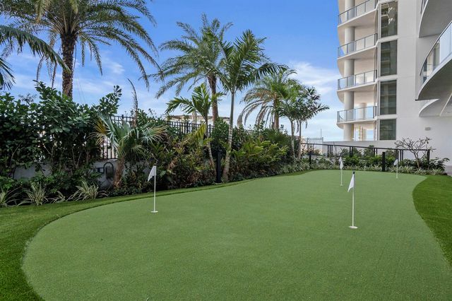 220 Lake Shore Drive 1913, Lake Park, FL 33403