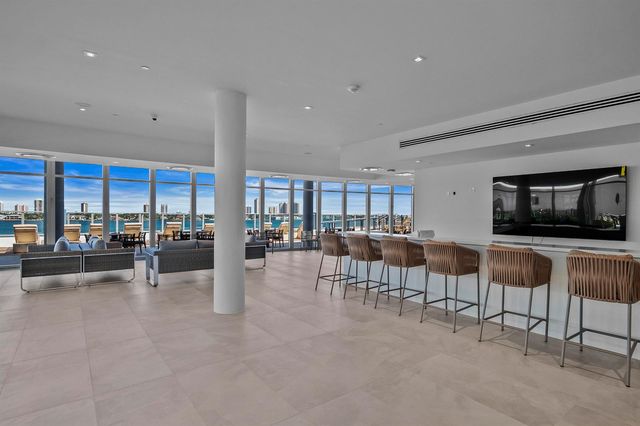 220 Lake Shore Drive 1913, Lake Park, FL 33403