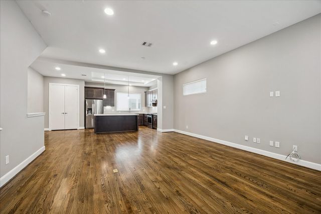 323 Eado Park Circle, Houston, TX 77020