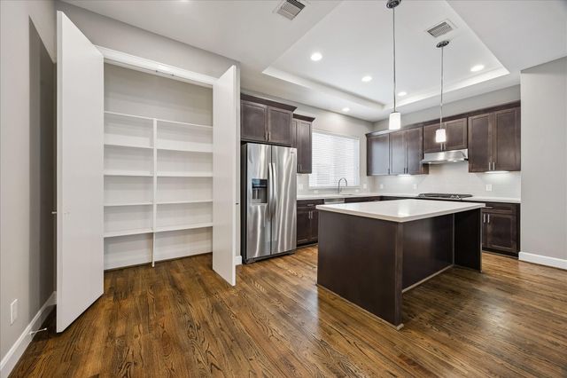 323 Eado Park Circle, Houston, TX 77020