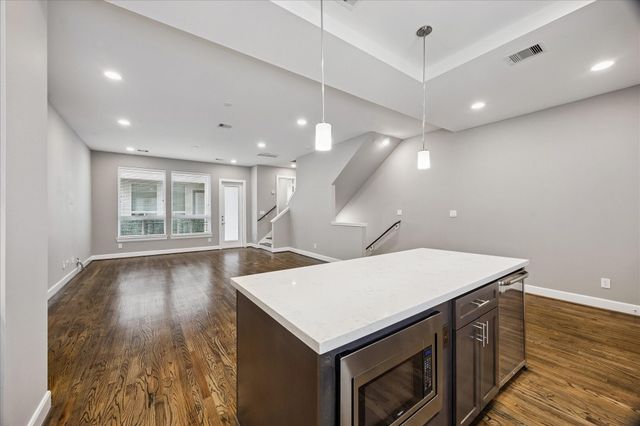 323 Eado Park Circle, Houston, TX 77020