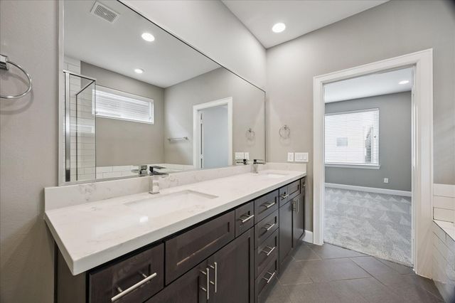 323 Eado Park Circle, Houston, TX 77020