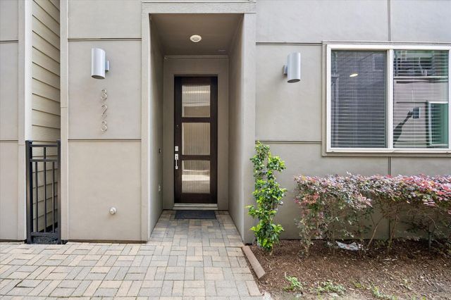 323 Eado Park Circle, Houston, TX 77020