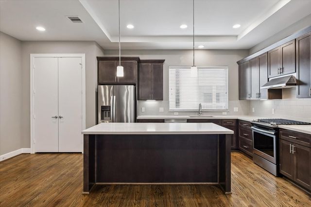 323 Eado Park Circle, Houston, TX 77020