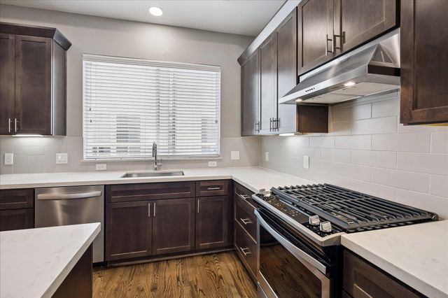 323 Eado Park Circle, Houston, TX 77020