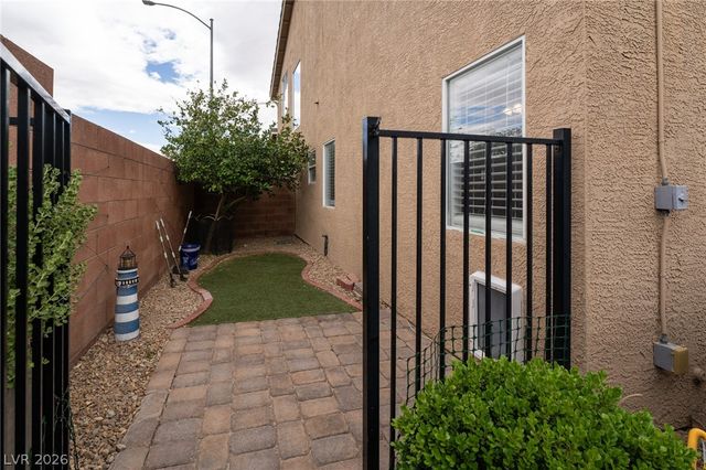 668 Pacific Cascades Drive, Henderson, NV 89012