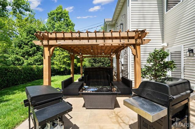 1535 Fawnvalley Drive, Des Peres, MO 63131