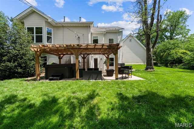 1535 Fawnvalley Drive, Des Peres, MO 63131