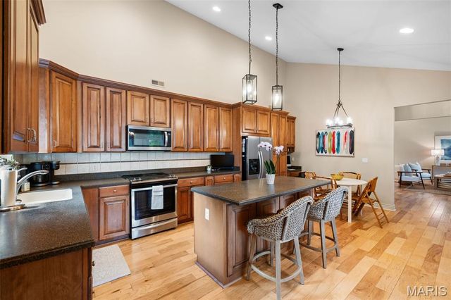 1535 Fawnvalley Drive, Des Peres, MO 63131