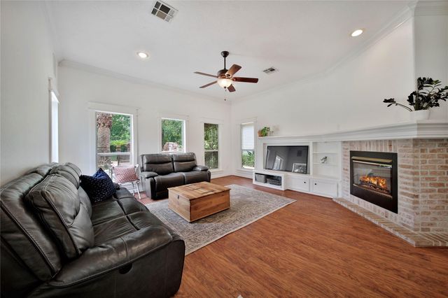 2127 Sendera Ranch Drive, Magnolia, TX 77354