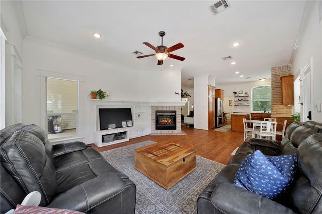 2127 Sendera Ranch Drive, Magnolia, TX 77354