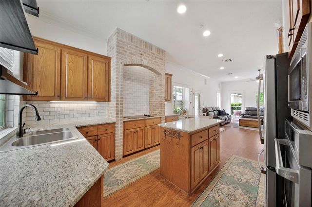 2127 Sendera Ranch Drive, Magnolia, TX 77354