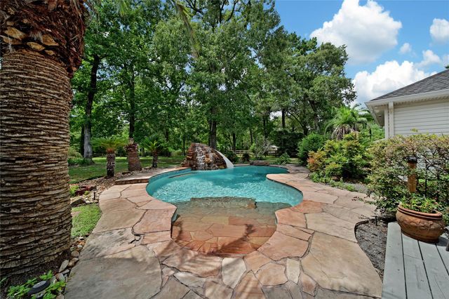 2127 Sendera Ranch Drive, Magnolia, TX 77354