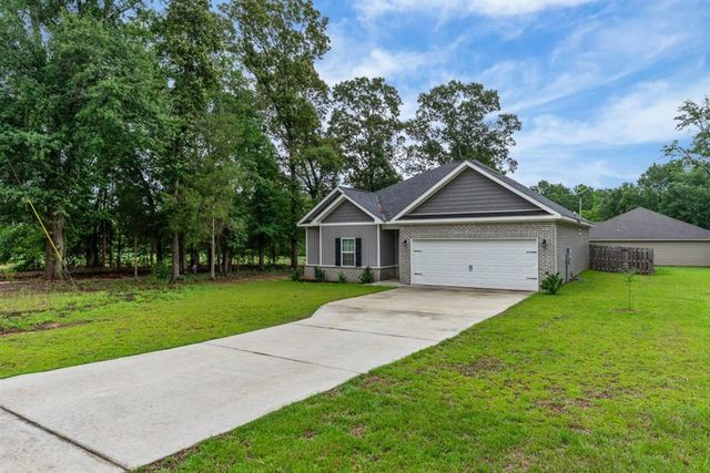 772 Geiger Rd, Headland, AL 36345
