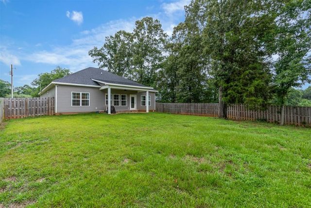 772 Geiger Rd, Headland, AL 36345