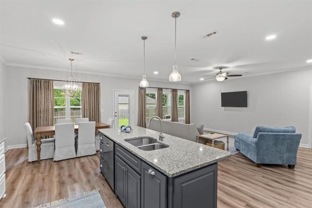 772 Geiger Rd, Headland, AL 36345