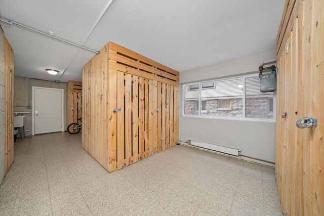 327 S Wisconsin Avenue 5B, Oak Park, IL 60302