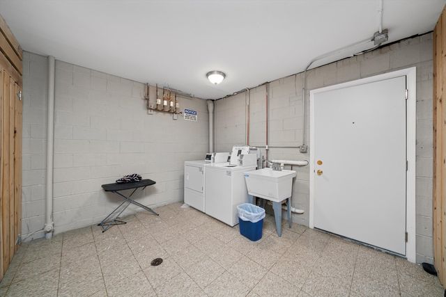 327 S Wisconsin Avenue 5B, Oak Park, IL 60302