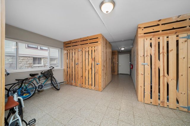 327 S Wisconsin Avenue 5B, Oak Park, IL 60302