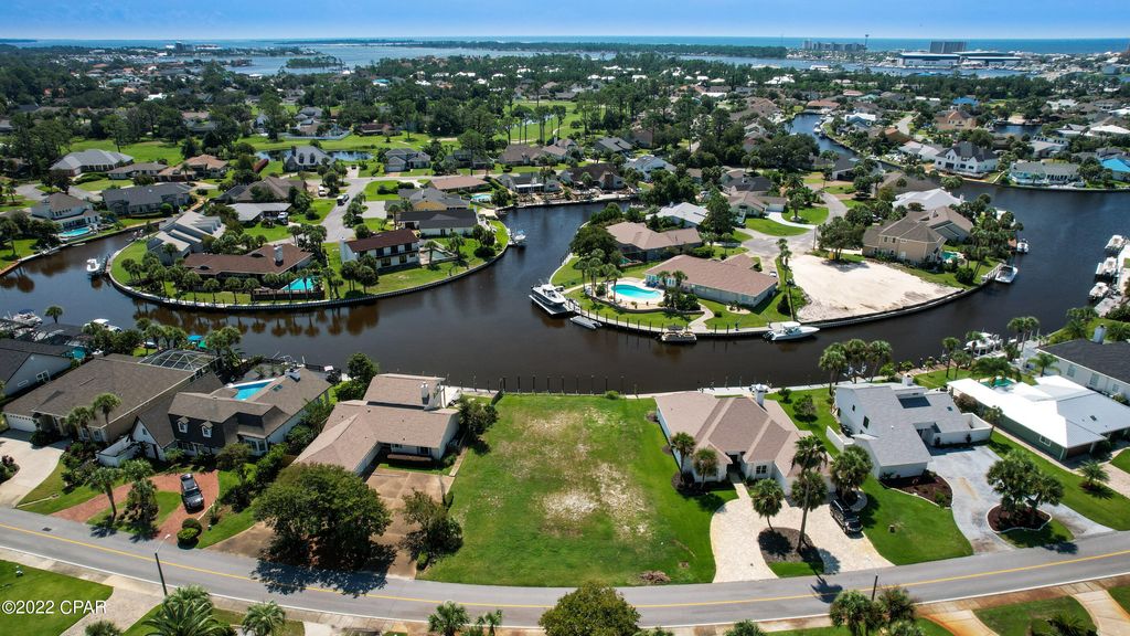 Image 2 of property listing at 409 Wahoo Road, Panama City Beach, FL 32408