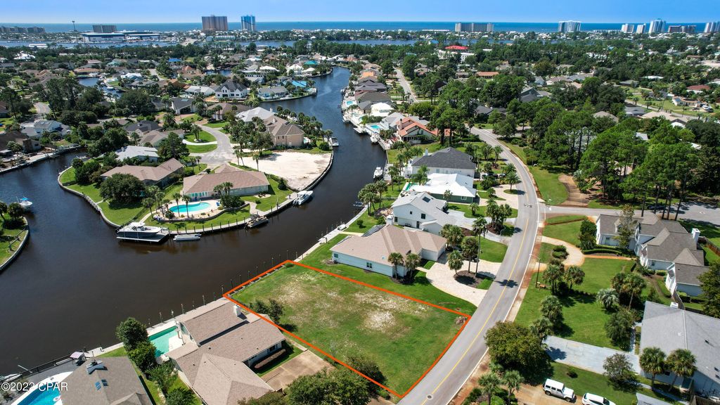 Image 3 of property listing at 409 Wahoo Road, Panama City Beach, FL 32408