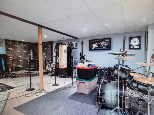 54 Lancaster Rd, Clinton, MA 01510