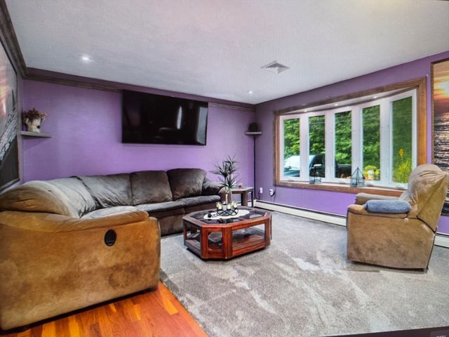 54 Lancaster Rd, Clinton, MA 01510