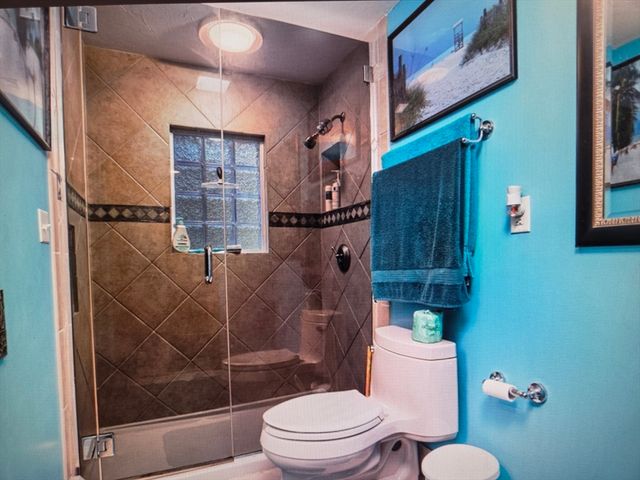 54 Lancaster Rd, Clinton, MA 01510