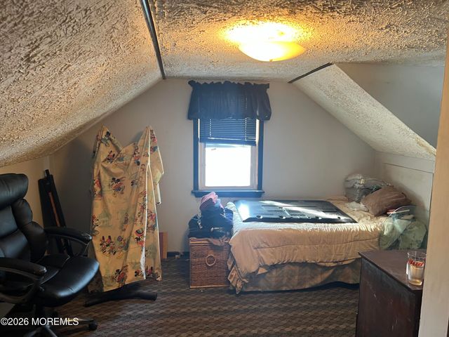 571 Hopping Road, Belford, NJ 07718