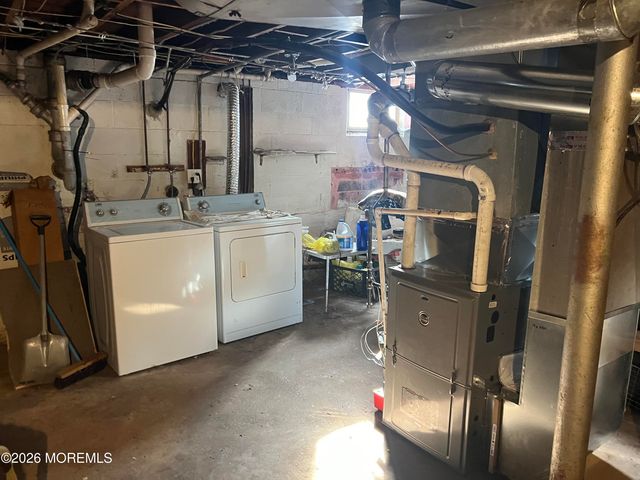 571 Hopping Road, Belford, NJ 07718