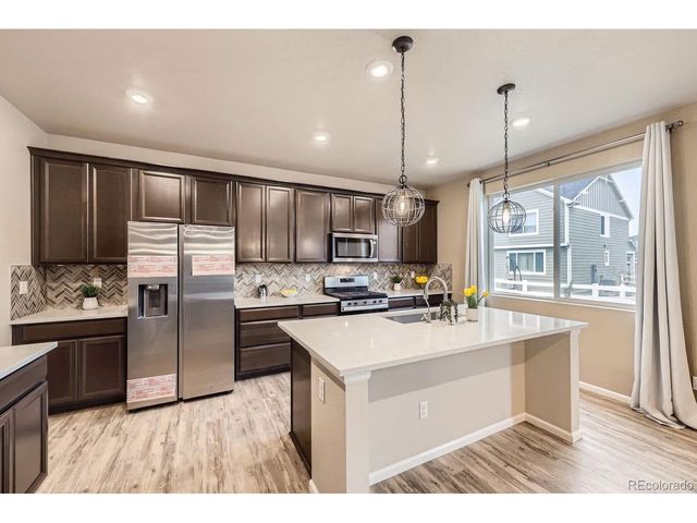 860 Goldenrod Pkwy, Henderson, CO 80640