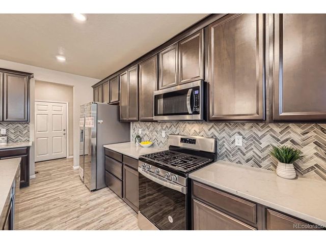 860 Goldenrod Pkwy, Henderson, CO 80640