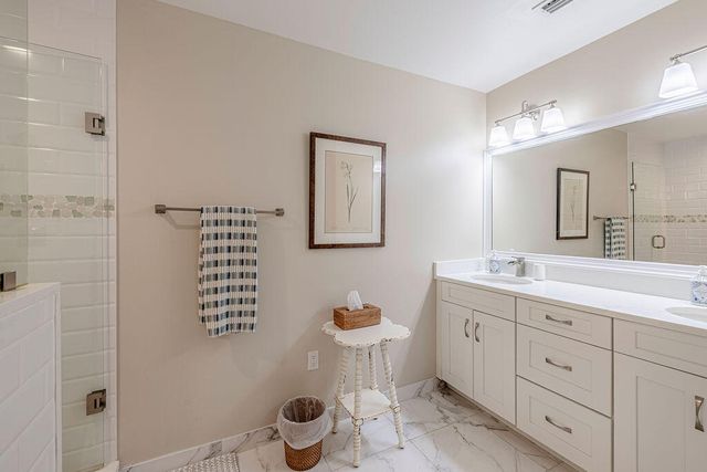 5025 Harmony Circle Circle 103, Vero Beach, FL 32967