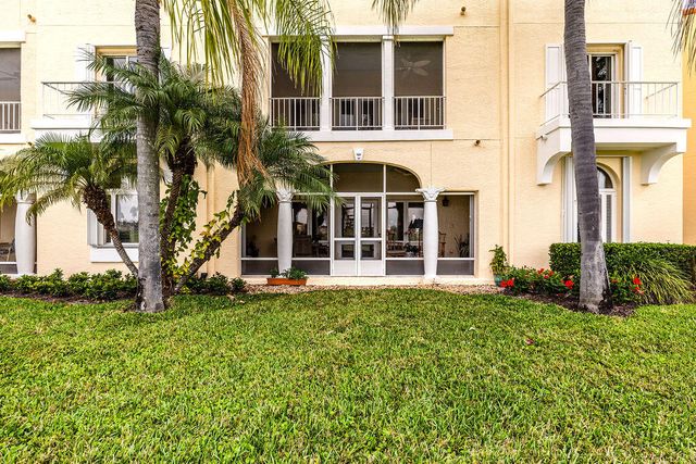 5025 Harmony Circle Circle 103, Vero Beach, FL 32967