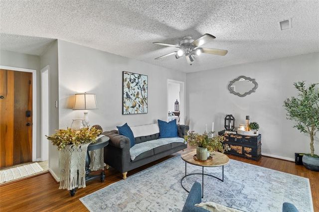 315 Cypress Street, Lake Jackson, TX 77566