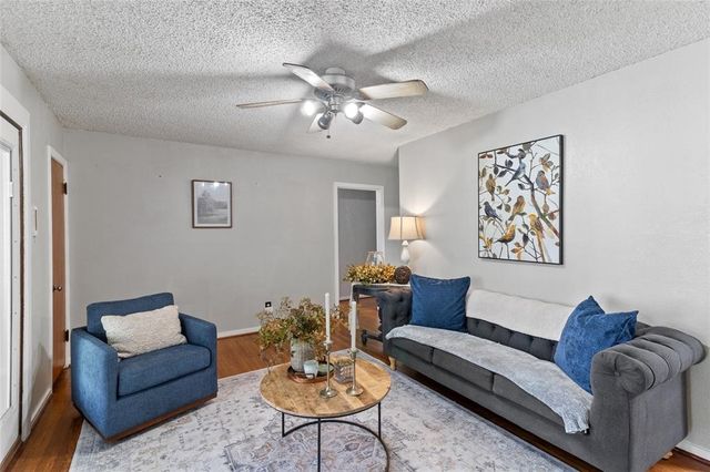 315 Cypress Street, Lake Jackson, TX 77566