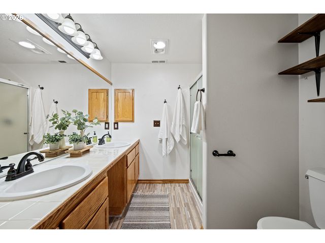 4150 BERRYWOOD Dr, Eugene, OR 97404