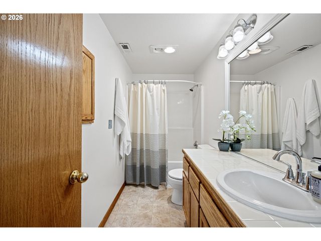 4150 BERRYWOOD Dr, Eugene, OR 97404