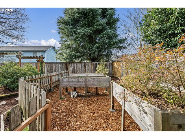 4150 BERRYWOOD Dr, Eugene, OR 97404