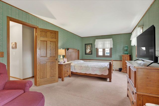 2215 S GRANT Avenue, Janesville, WI 53546