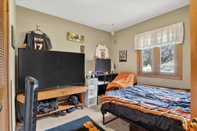 2215 S GRANT Avenue, Janesville, WI 53546